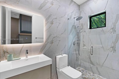 Снять в аренду виллу или дом в Майами, Флорида 6 спален, 446.49м2, № 1984694 - фото 21