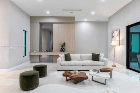 Снять в аренду виллу или дом в Майами, Флорида 6 спален, 446.49м2, № 1984694 - фото 6