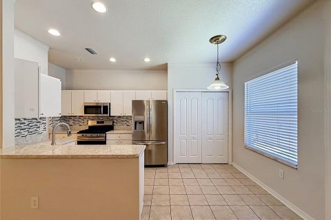 House in Apollo Beach, Florida 3 bedrooms, 143.07 sq.m. № 2093024 - photo 6