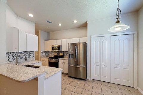 House in Apollo Beach, Florida 3 bedrooms, 143.07 sq.m. № 2093024 - photo 5