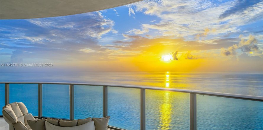 Condo in Sunny Isles Beach, Florida, 4 bedrooms № 1836358