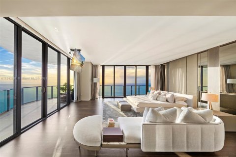 Condo in Sunny Isles Beach, Florida, 4 bedrooms  № 1836358 - photo 24