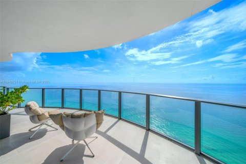 Condo in Sunny Isles Beach, Florida, 4 bedrooms  № 1836358 - photo 9