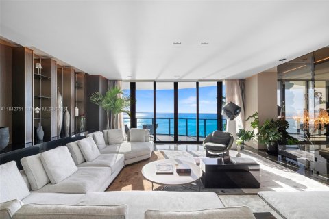 Condo in Sunny Isles Beach, Florida, 4 bedrooms  № 1836358 - photo 8