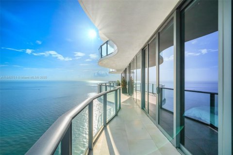 Condo in Sunny Isles Beach, Florida, 4 bedrooms  № 1836358 - photo 23
