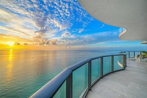 Condo in Sunny Isles Beach, Florida, 4 bedrooms  № 1836358 - photo 12