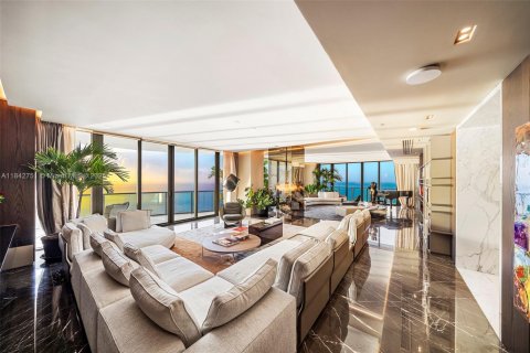 Condo in Sunny Isles Beach, Florida, 4 bedrooms  № 1836358 - photo 13