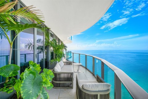 Condo in Sunny Isles Beach, Florida, 4 bedrooms  № 1836358 - photo 28