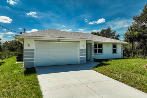Villa ou maison à vendre à Lehigh Acres, Floride: 3 chambres, 196.67 m2 № 2389515 - photo 5