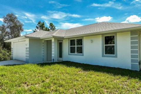 Villa ou maison à vendre à Lehigh Acres, Floride: 3 chambres, 196.67 m2 № 2389515 - photo 3