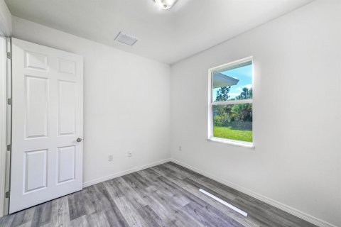Villa ou maison à vendre à Lehigh Acres, Floride: 3 chambres, 196.67 m2 № 2389515 - photo 23