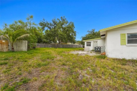 Villa ou maison à vendre à Bradenton, Floride: 2 chambres, 114.83 m2 № 2129938 - photo 19