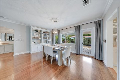 Casa en venta en Coral Gables, Florida, 3 dormitorios, 197.51 m2 № 2009640 - foto 4