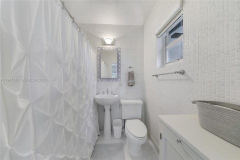 Casa en venta en Coral Gables, Florida, 3 dormitorios, 197.51 m2 № 2009640 - foto 14