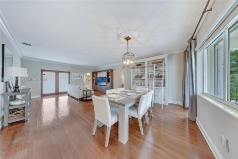 Casa en venta en Coral Gables, Florida, 3 dormitorios, 197.51 m2 № 2009640 - foto 5