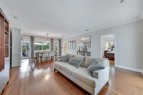 Casa en venta en Coral Gables, Florida, 3 dormitorios, 197.51 m2 № 2009640 - foto 3