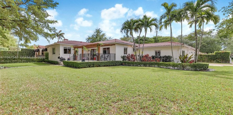 Casa en Coral Gables, Florida 3 dormitorios, 197.51 m2 № 2009640