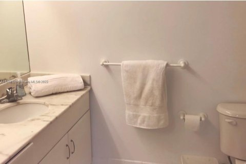 Copropriété à vendre à Miami, Floride: 3 chambres, 114.46 m2 № 1985380 - photo 13