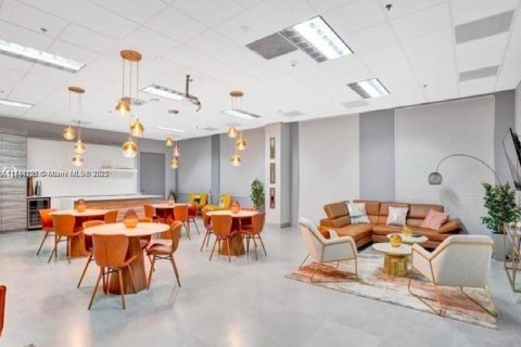 Copropriété à vendre à Miami, Floride: 3 chambres, 114.46 m2 № 1985380 - photo 4