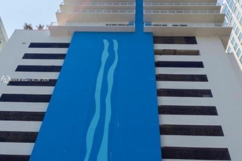 Copropriété à vendre à Miami, Floride: 3 chambres, 114.46 m2 № 1985380 - photo 2