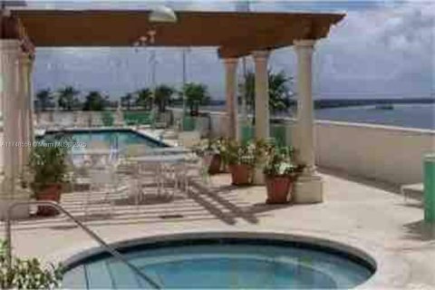 Copropriété à vendre à Miami, Floride: 3 chambres, 114.46 m2 № 1985380 - photo 18