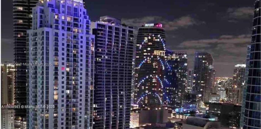 Condo à Miami, Floride, 3 chambres № 1985380