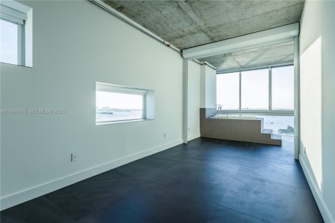 Condominio en alquiler en North Bay Village, Florida, 2 dormitorios, 177.07 m2 № 1993643 - foto 15