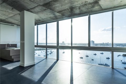 Condominio en alquiler en North Bay Village, Florida, 2 dormitorios, 177.07 m2 № 1993643 - foto 1