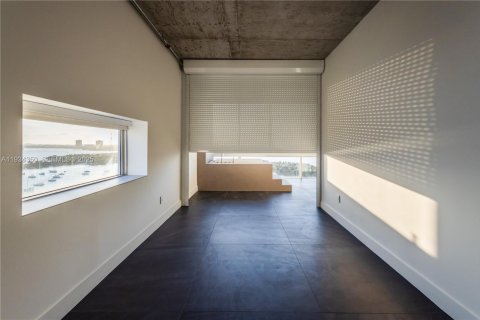 Condominio en alquiler en North Bay Village, Florida, 2 dormitorios, 177.07 m2 № 1993643 - foto 20