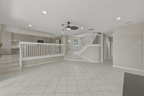House in Miramar, Florida 4 bedrooms, 285.86 sq.m. № 2181497 - photo 13