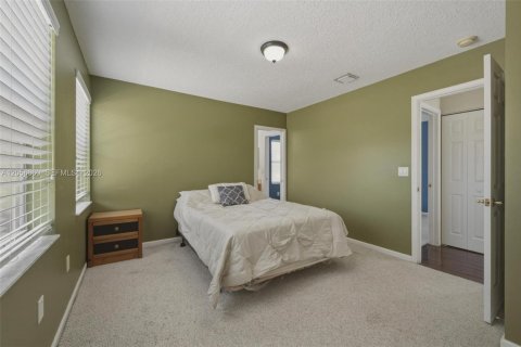 House in Miramar, Florida 4 bedrooms, 285.86 sq.m. № 2181497 - photo 28