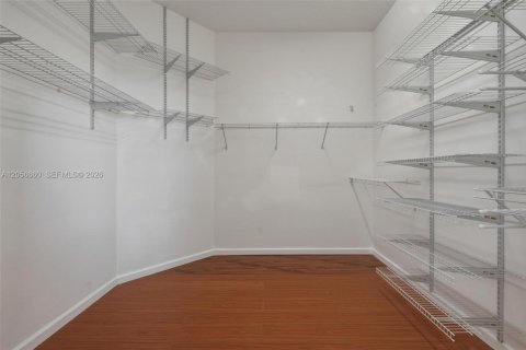 House in Miramar, Florida 4 bedrooms, 285.86 sq.m. № 2181497 - photo 26