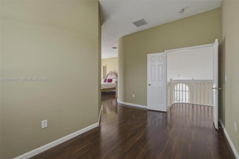 House in Miramar, Florida 4 bedrooms, 285.86 sq.m. № 2181497 - photo 19