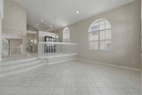 House in Miramar, Florida 4 bedrooms, 285.86 sq.m. № 2181497 - photo 5