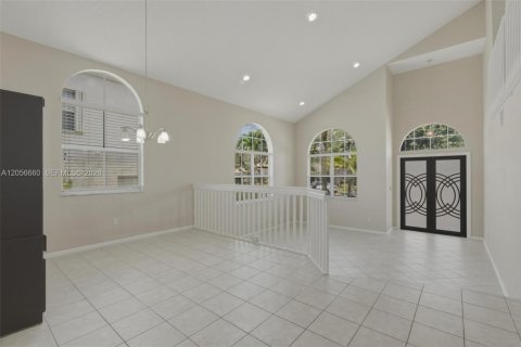House in Miramar, Florida 4 bedrooms, 285.86 sq.m. № 2181497 - photo 8