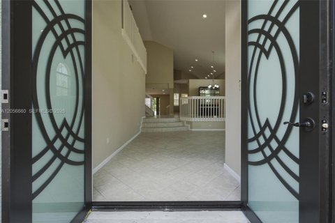 House in Miramar, Florida 4 bedrooms, 285.86 sq.m. № 2181497 - photo 4