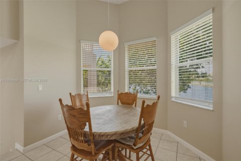 House in Miramar, Florida 4 bedrooms, 285.86 sq.m. № 2181497 - photo 10