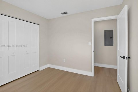 Casa en venta en Miami Gardens, Florida, 3 dormitorios, 113.53 m2 № 1999876 - foto 23