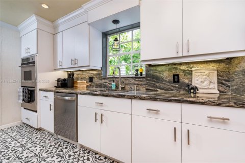 Casa en venta en Miami Springs, Florida, 3 dormitorios, 203.36 m2 № 1504709 - foto 27