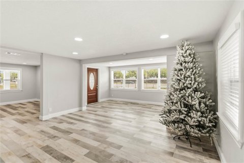House in Orlando, Florida 3 bedrooms, 189.99 sq.m. № 2099438 - photo 10