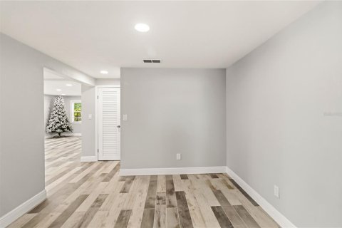 House in Orlando, Florida 3 bedrooms, 189.99 sq.m. № 2099438 - photo 25