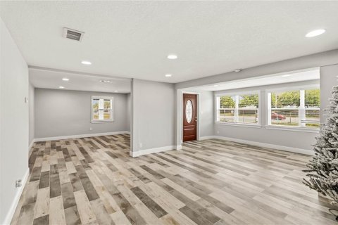 House in Orlando, Florida 3 bedrooms, 189.99 sq.m. № 2099438 - photo 11