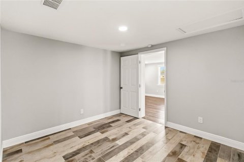 House in Orlando, Florida 3 bedrooms, 189.99 sq.m. № 2099438 - photo 24