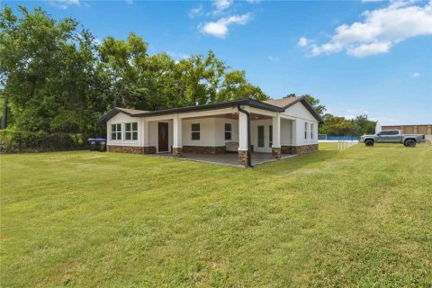 House in Orlando, Florida 3 bedrooms, 189.99 sq.m. № 2099438 - photo 2