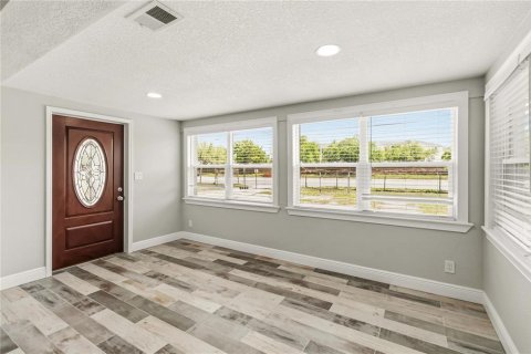 House in Orlando, Florida 3 bedrooms, 189.99 sq.m. № 2099438 - photo 8