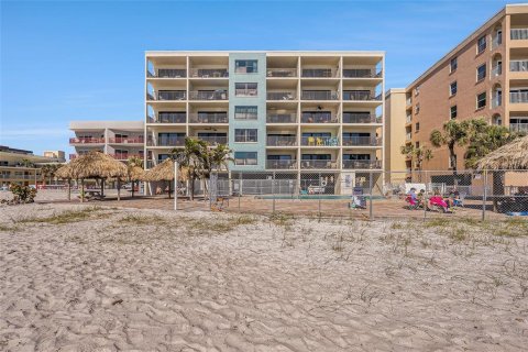 Copropriété à vendre à Saint Petersburg, Floride: 2 chambres, 93.37 m2 № 1510242 - photo 1