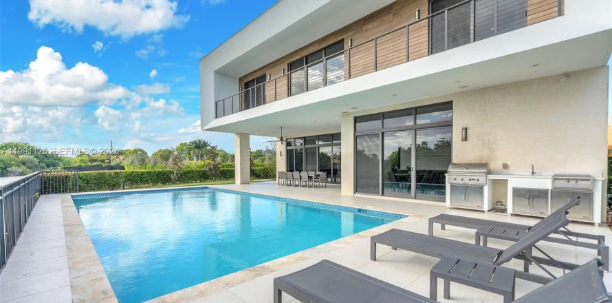 House in Weston, Florida 5 bedrooms № 2062773