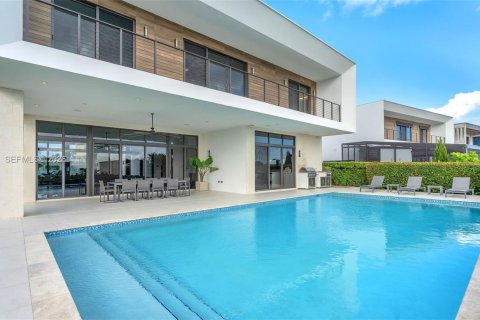 House in Weston, Florida 5 bedrooms № 2062773 - photo 17