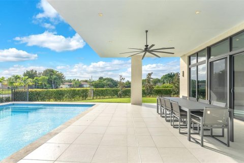 House in Weston, Florida 5 bedrooms № 2062773 - photo 14