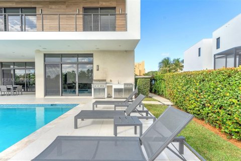 House in Weston, Florida 5 bedrooms № 2062773 - photo 13